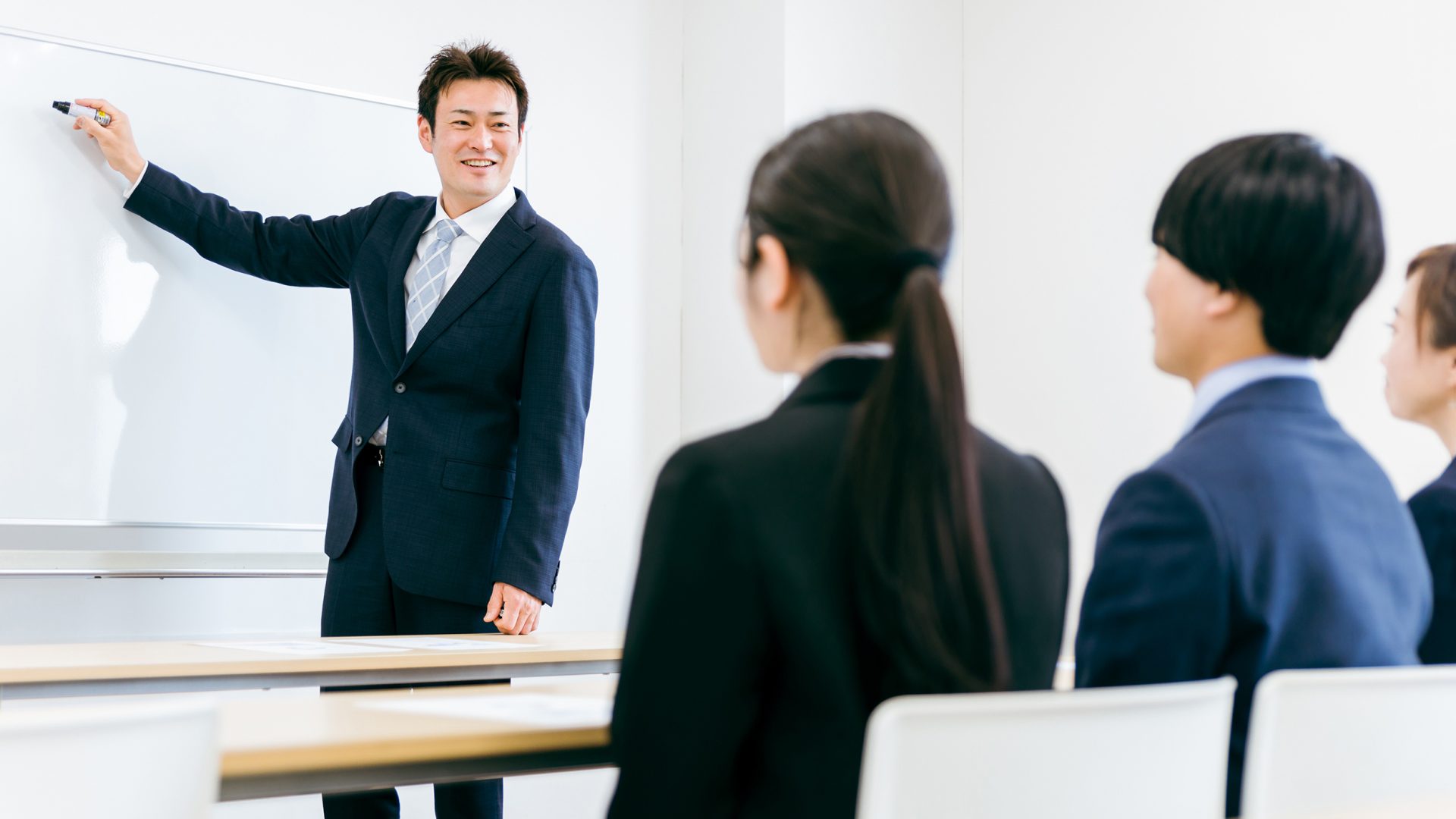 派遣元責任者とは?職務の内容や要件を解説! apseeds HR BLOG 派遣元責任者とは?職務の内容や要件を解説! apseeds HR BLOG